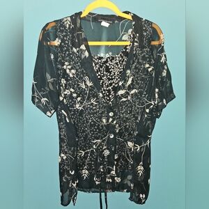 Floral tank with button cover